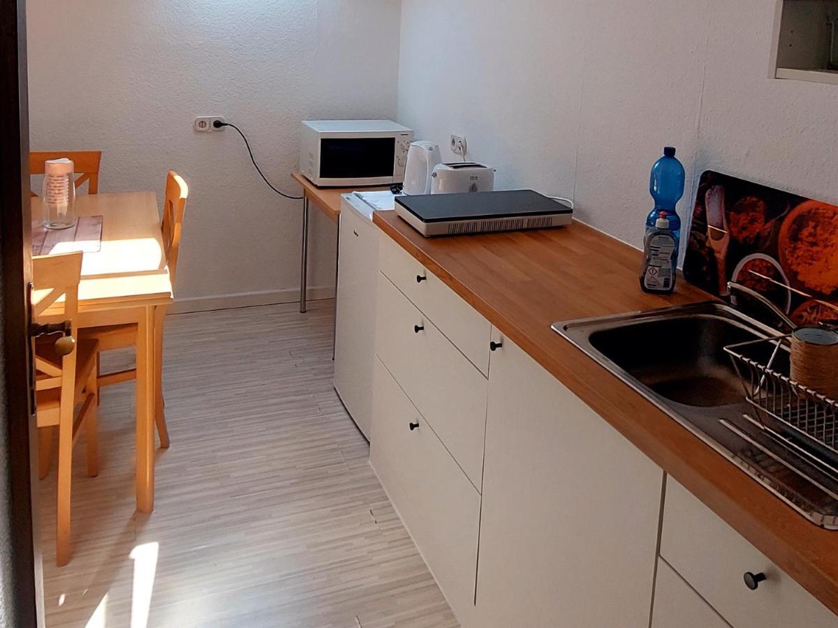 Private Studio Apartment With Balcony In Dortmund-Brackel Exterior foto